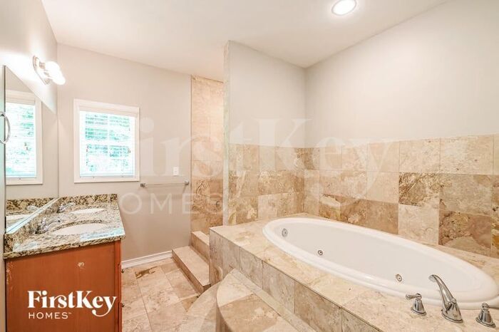 Building Photo - 4285 Bradstone Trace NW