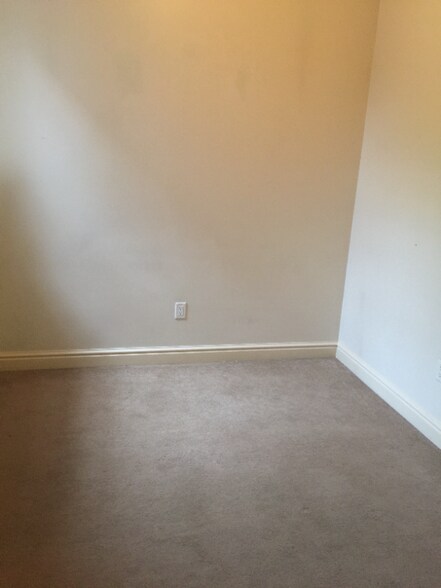 Building Photo - 1304 Liverpool St