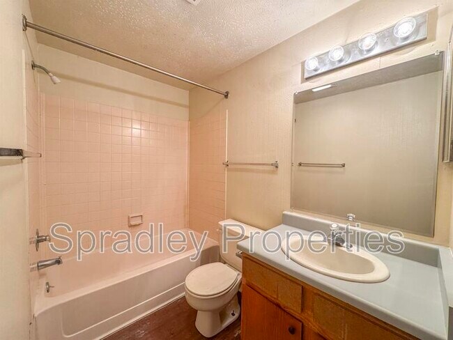 Building Photo - 608 John Paul Jones Dr