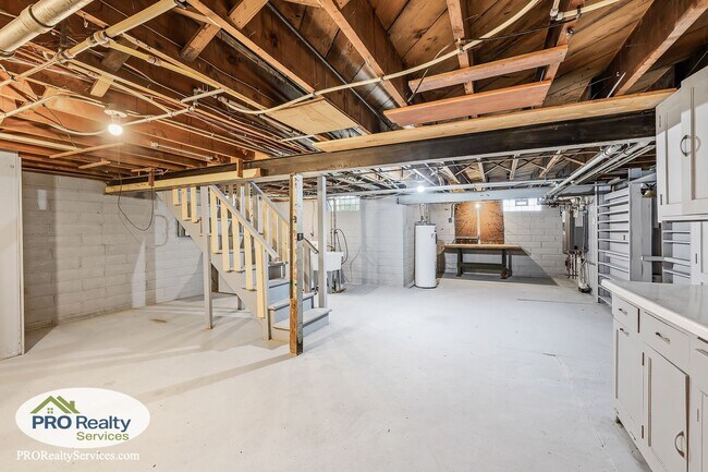Building Photo - 3 Bedroom Home in St. Paul