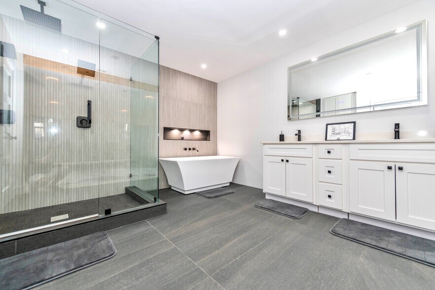 Building Photo - 16887 97th Way N