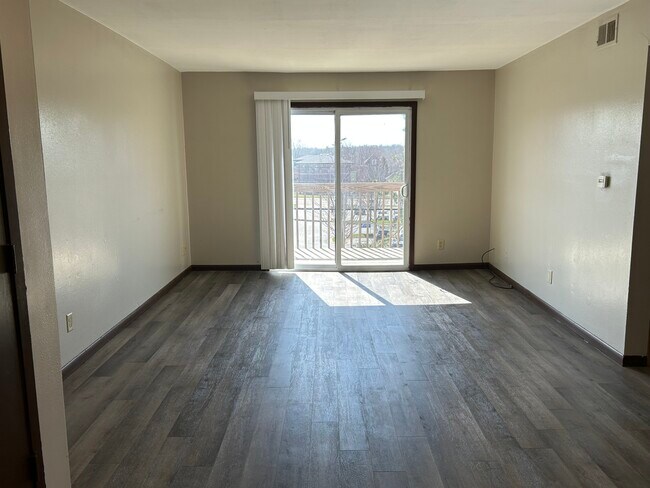 Building Photo - North Ridge Apts