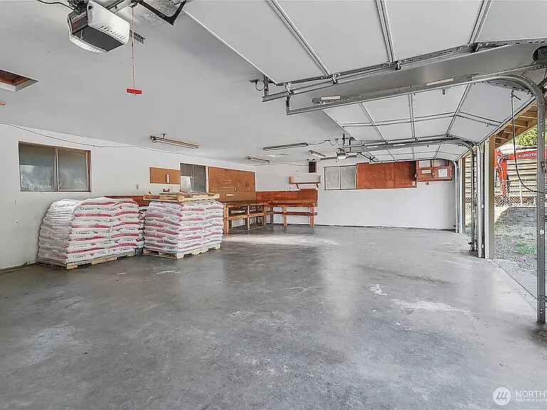 Building Photo - 7071 N Van Decar Rd SE