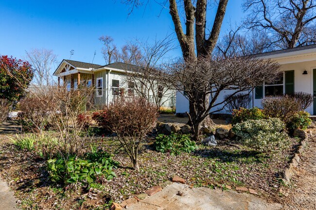 Building Photo - 3312 Tarlton Ave