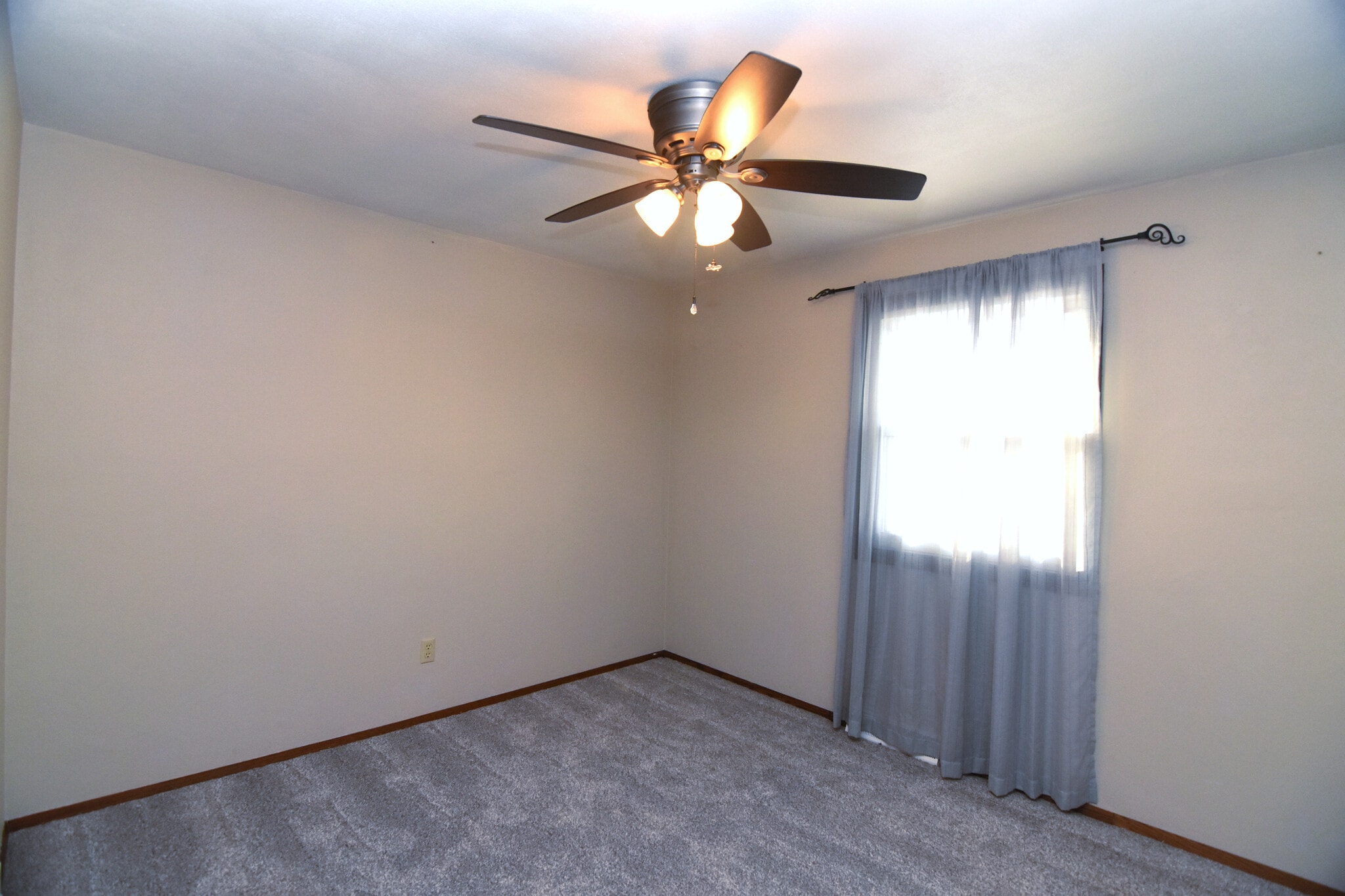 Building Photo - 3540 N Gillett St