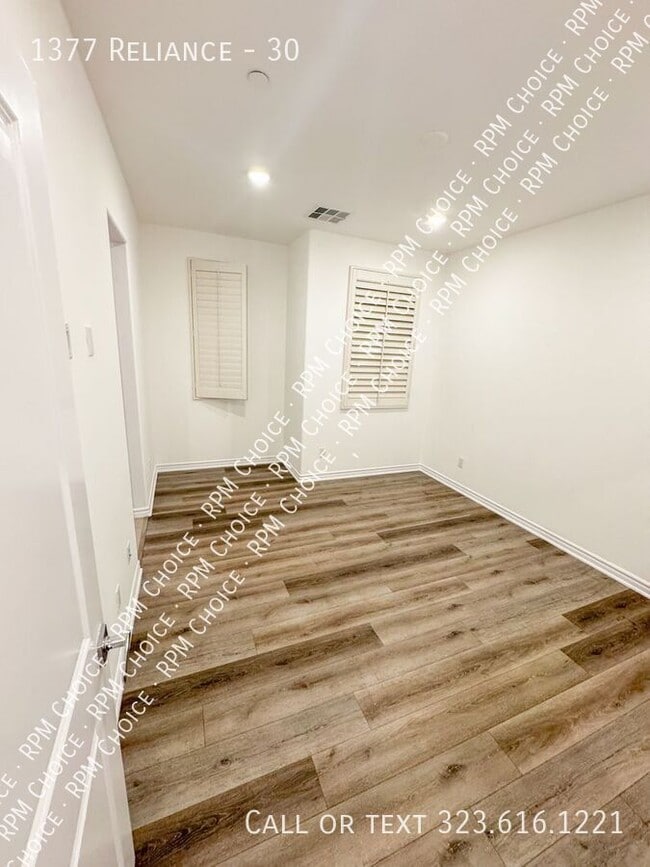 Building Photo - 1377 Reliance-30