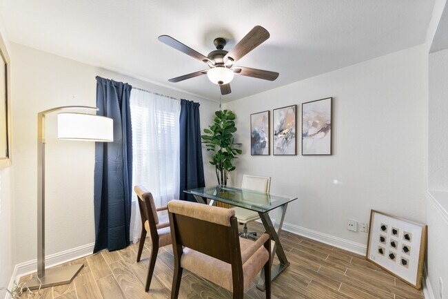 Building Photo - 2651 Skyview Shadows Ct