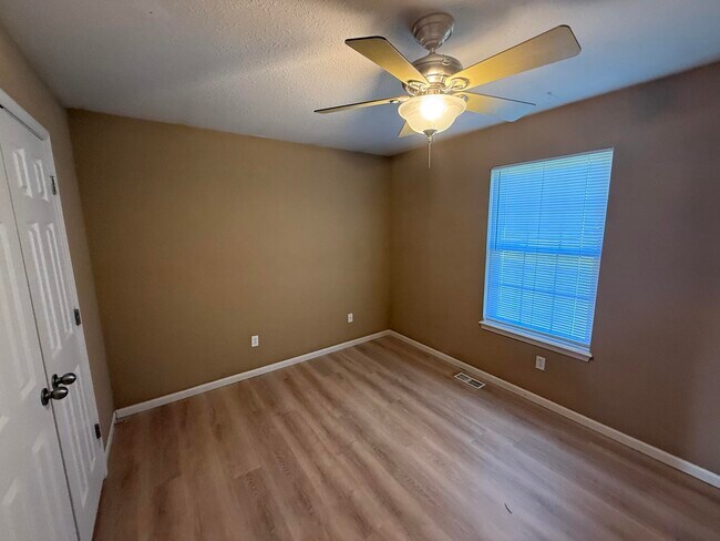 Building Photo - 3922 Snowy Owl Dr