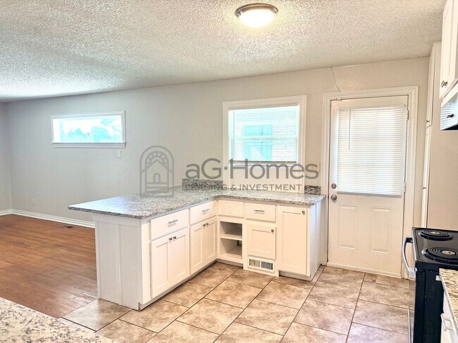 Building Photo - 2017 N Keeton Ave