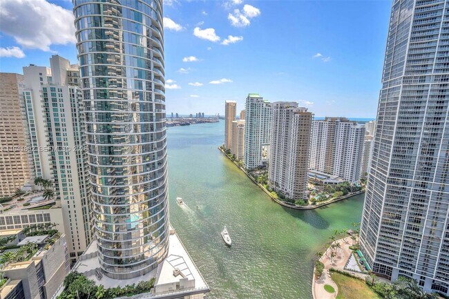 Building Photo - 200 Biscayne Blvd Way