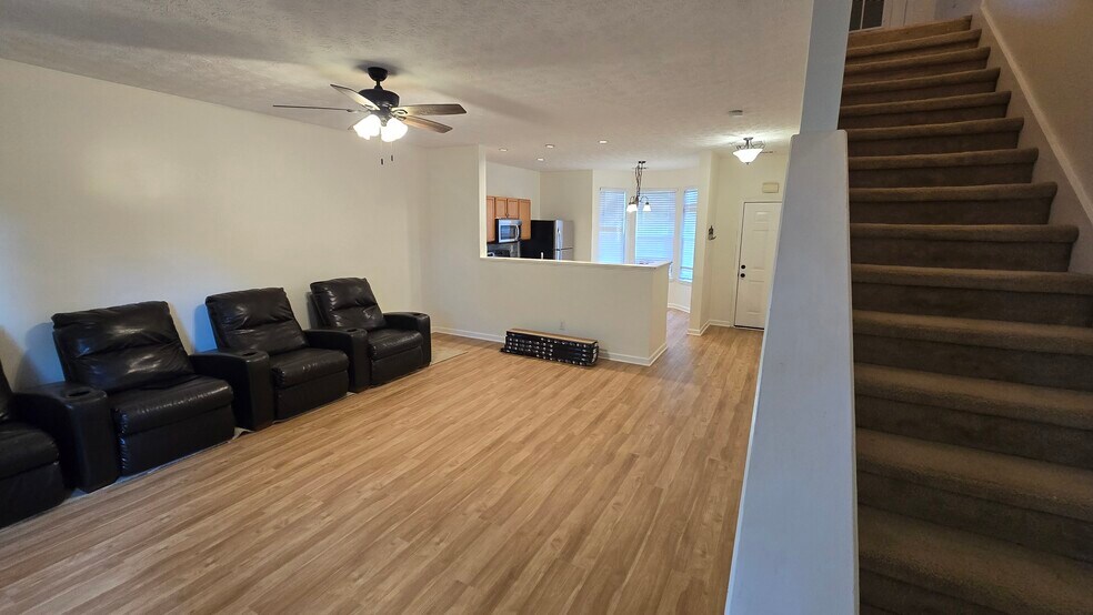 NEW Flooring: scratch-resistant luxury vinyl plank (LVP) flooring installed - 46 Timber Ridge Dr