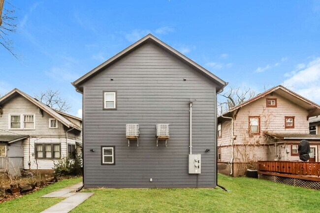 Building Photo - 2950 Winthrop Ave