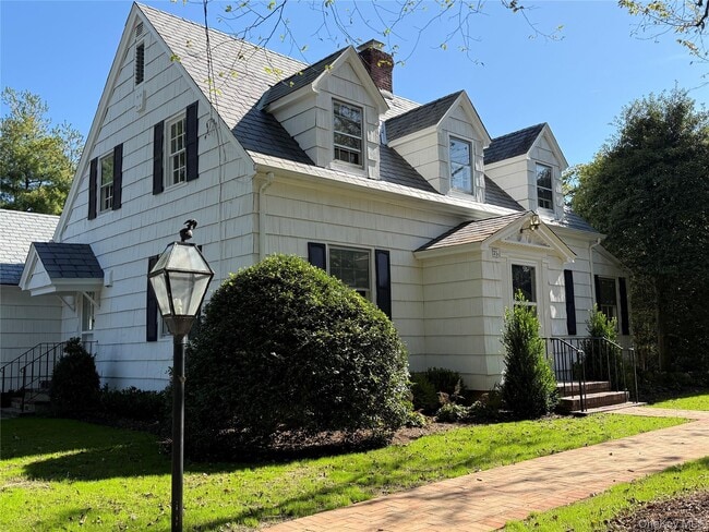 Building Photo - 35 La Rue Dr