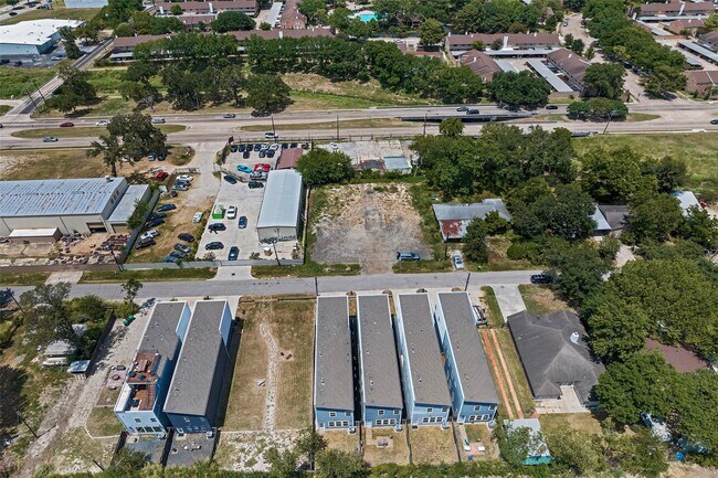 Building Photo - 6533 Castlebay Dr