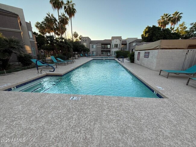 Building Photo - 17017 N 12th St