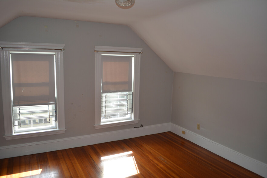 Building Photo - 63 Freeman St