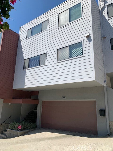 Building Photo - 404 Calle Miramar