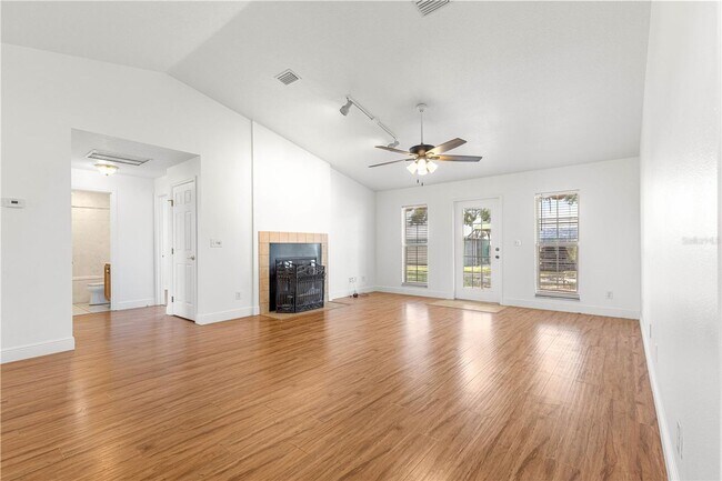 Building Photo - 3/2 Farm Home on 18.25 acres