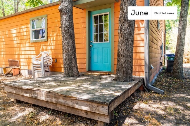 Building Photo - 1001 Gullett Street