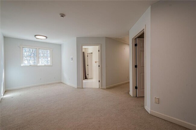 Building Photo - 34 Johnston Row NW