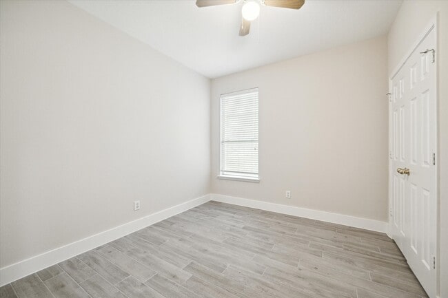 Building Photo - 22035 Holly Branch Dr
