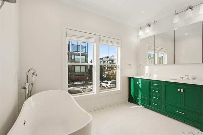 Building Photo - 21 Rivers Edge Dr