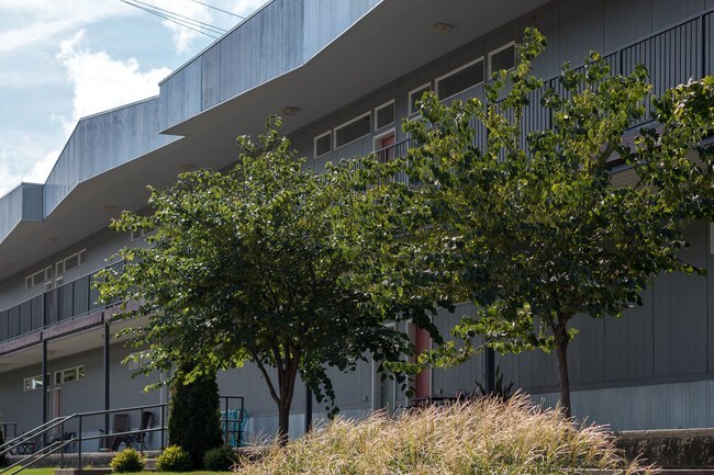 Building Photo - 5106 Delaware Ave