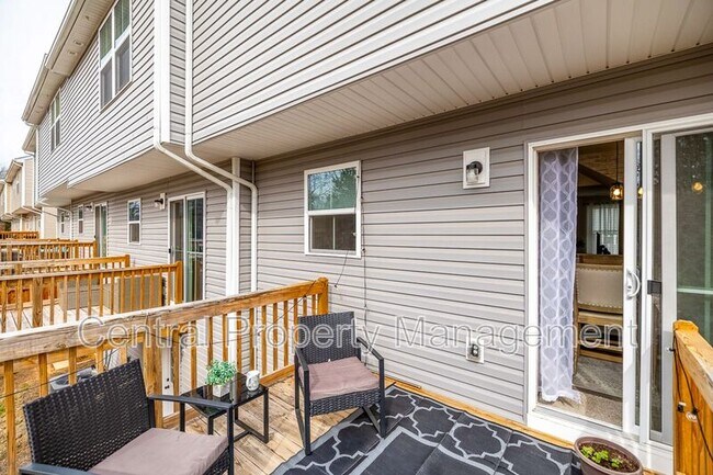 Building Photo - 225 Coldwater Creek Ct