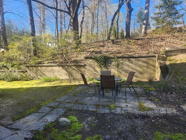 Building Photo - 15 Arlington St