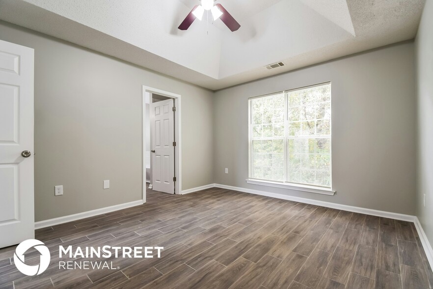 Building Photo - 9407 Rollinghills Dr