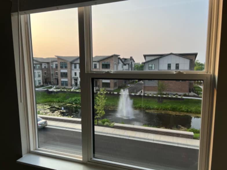 Building Photo - 677 Golborne St