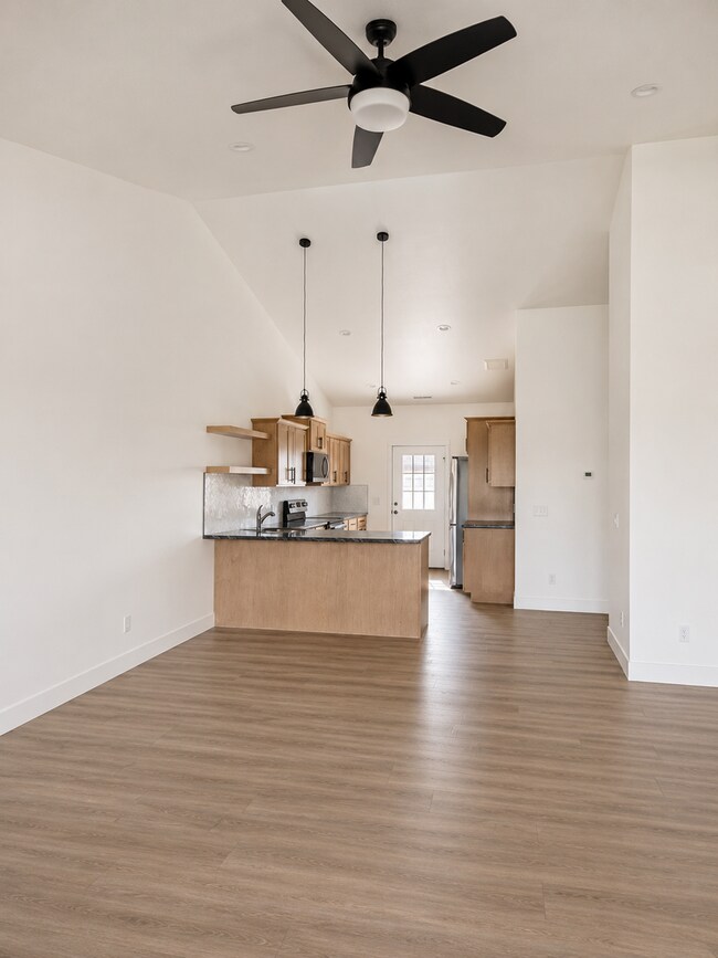 Building Photo - 6306-6308 Decker Lane