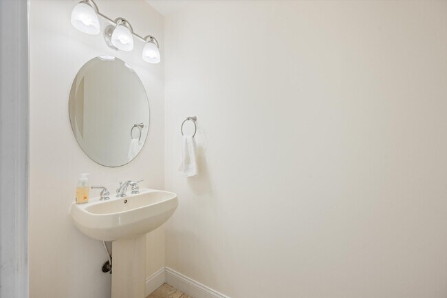 Building Photo - 14596 Belmont Trce