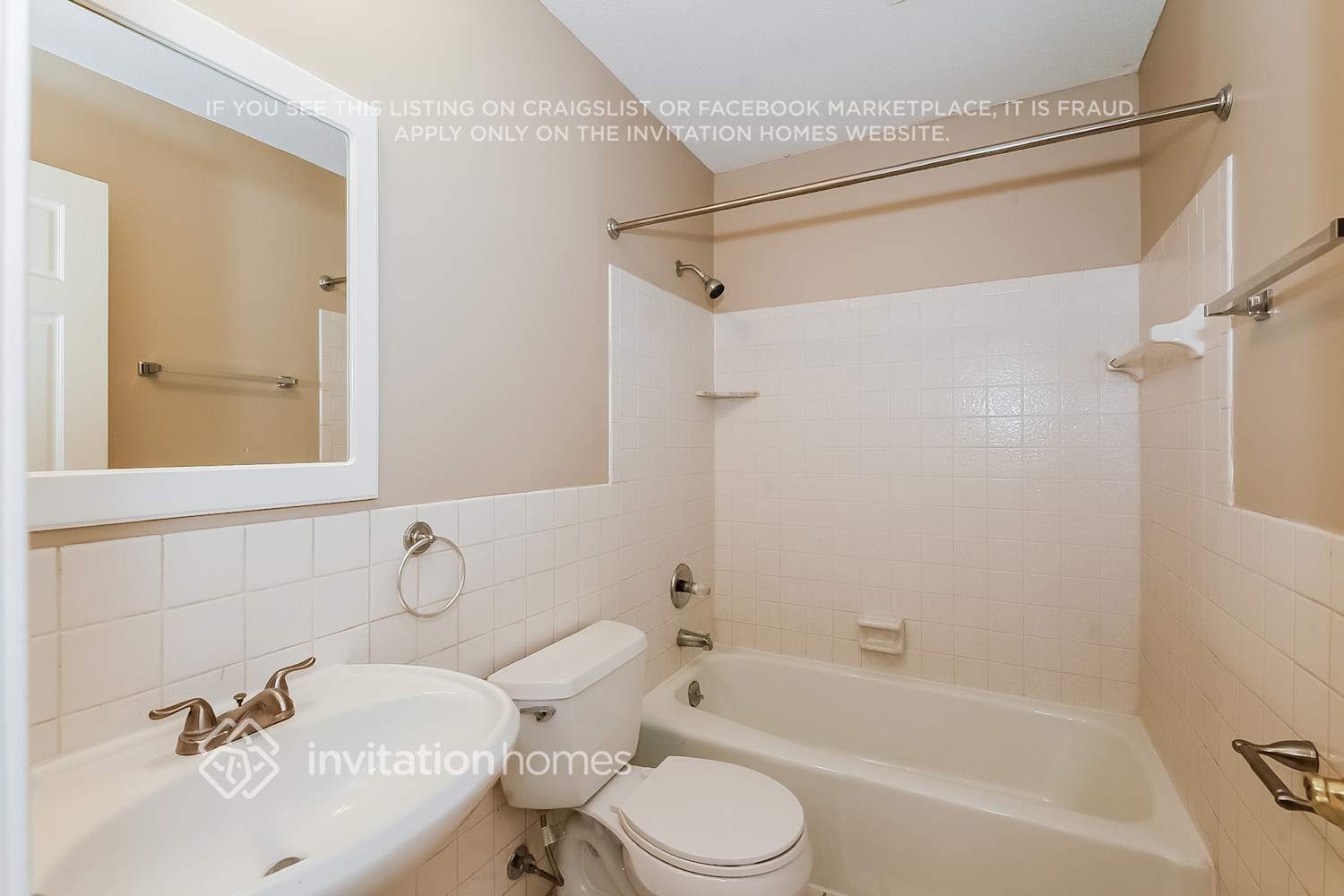 Building Photo - 1716 Lamplight Dr