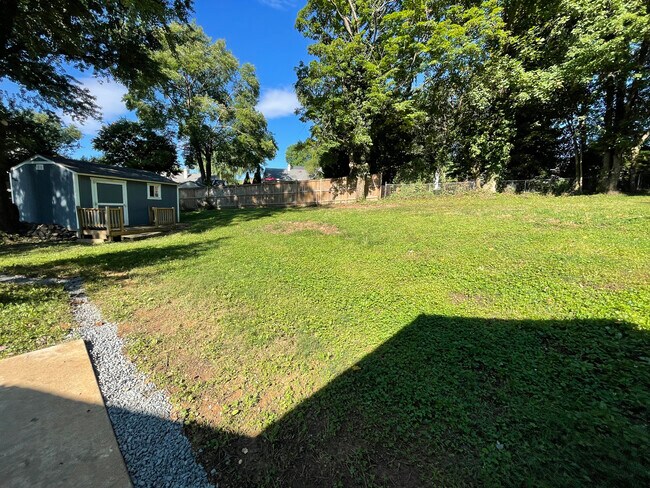 Building Photo - 3128 Headrow Cir