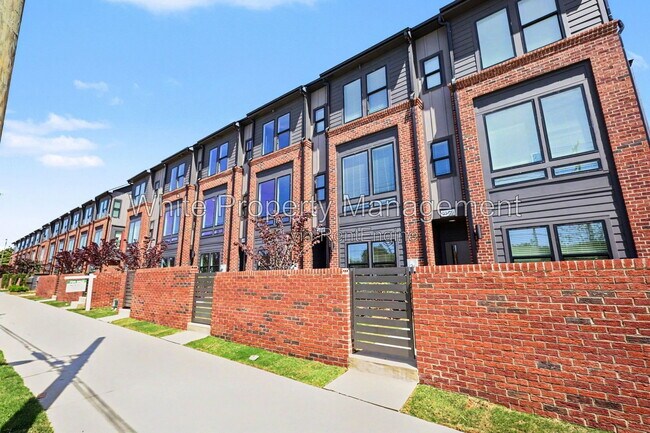 Building Photo - 2146 N Graham St