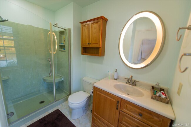 Building Photo - 87 Kensington Way