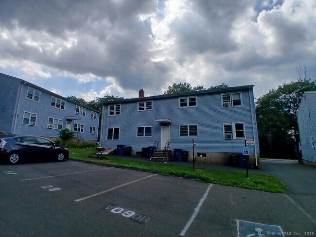 Building Photo - 52 Oak Ridge Dr