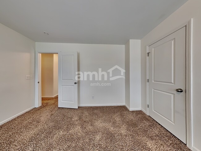 Building Photo - 407 Pine Hill Ln