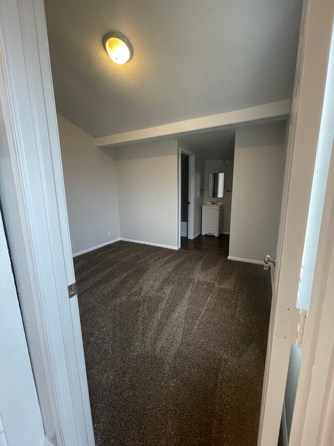 Building Photo - 410-412 S 7th St