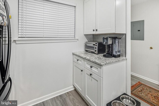 Building Photo - 2 Leverington Ave