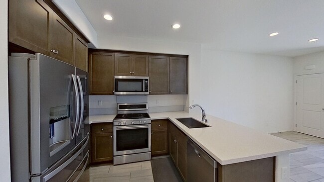 Building Photo - Large 2 Bedroom Townhome at The Village, L...