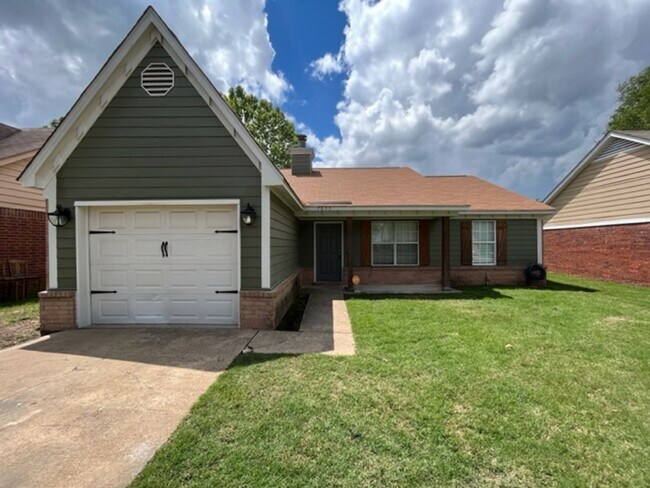 Primary Photo - Renovated 3 Bedroom 2 Bath Home for Rent f...