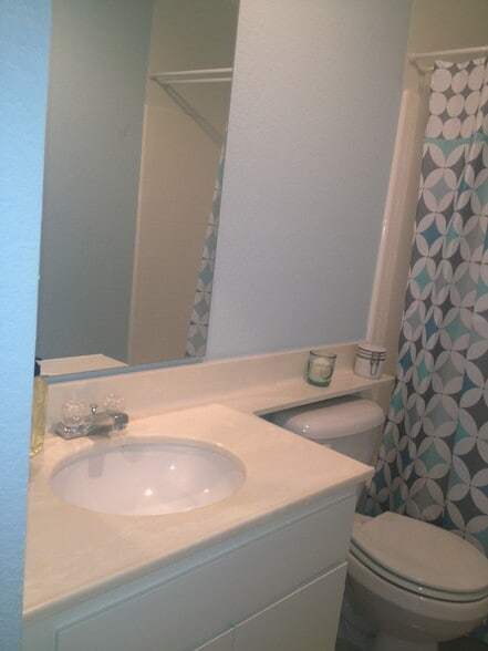 Upstairs Bath - 15111 Freeman Ave