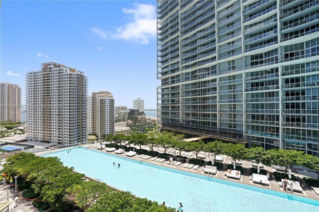 Building Photo - 475 Brickell Ave