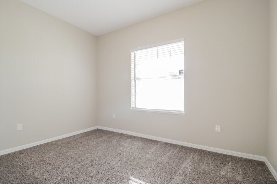 Building Photo - 4831 Petal Pawpaw Ln
