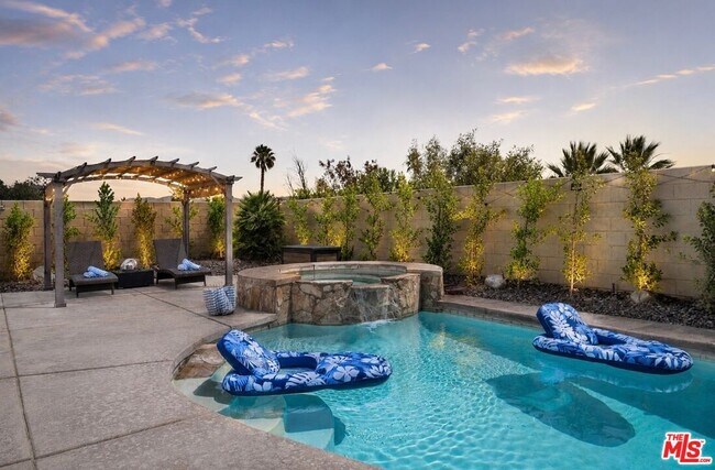 Building Photo - 3260 N Avenida San Gabriel Rd