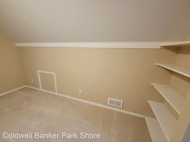 Building Photo - 4 br, 3.5 bath House - 6961 Wentworth Ave SW