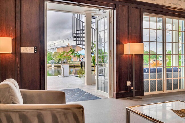 Building Photo - 1317 Middle River Dr