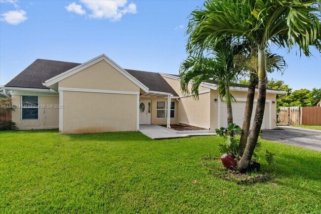 Building Photo - 8920 Crescent Dr